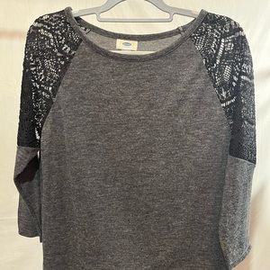 Old Navy womens size M top. 3/4 length sleeves